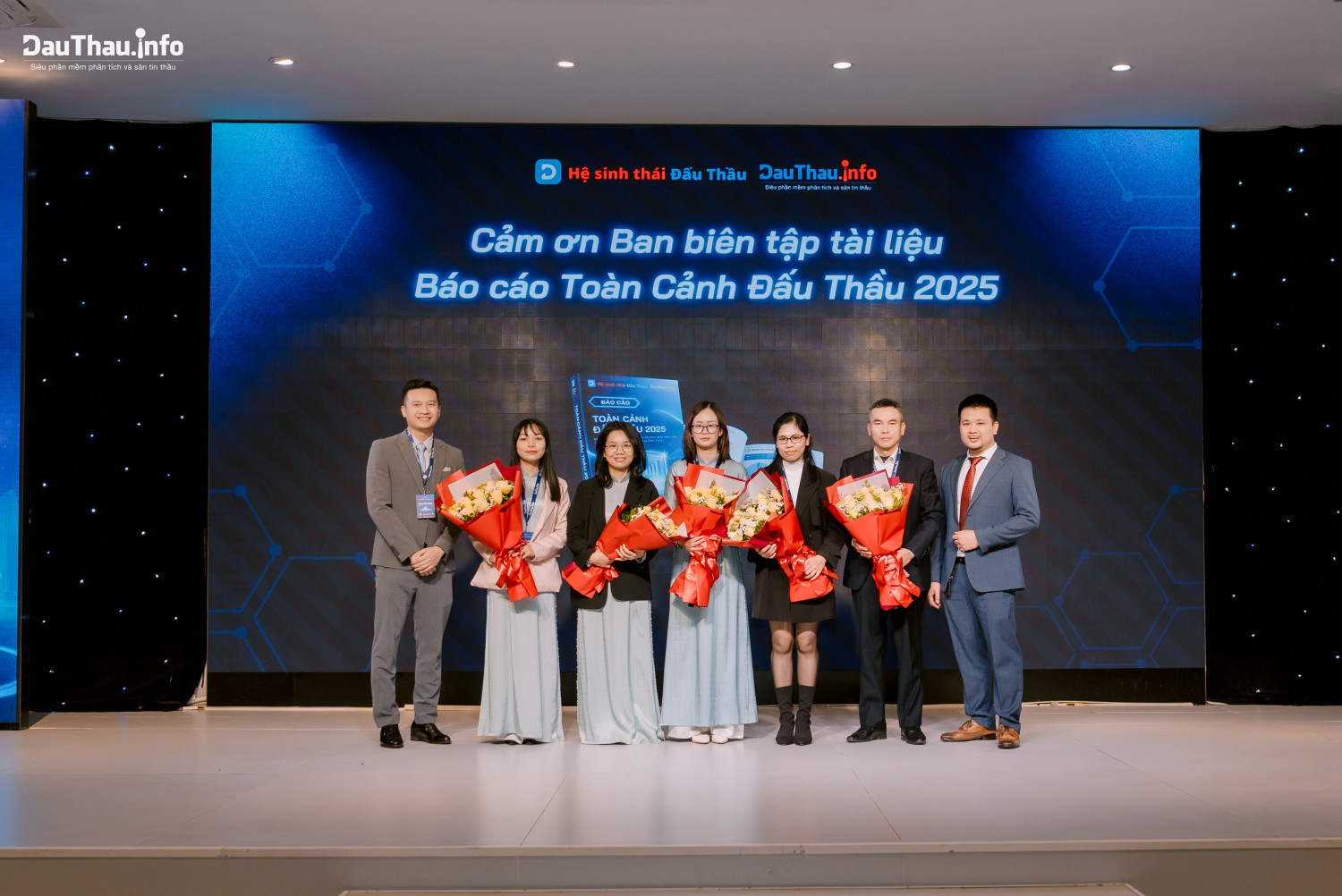 ban biên tập báo cáo